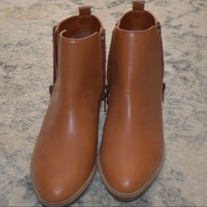 Chaps Brown Leather booties